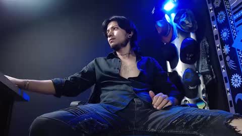 DICAPRIO online show from 3, 3, 2025