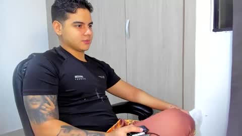 Snapshot of diego_cazas chatting on 6, 6, 2026 DIEGO CAZAS online show from 6, 6, 2026