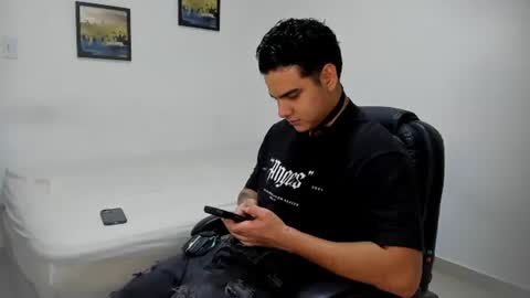 Snapshot of diego_cazas chatting on 11, 6, 2026 DIEGO CAZAS online show from 11, 6, 2026