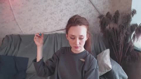 Hi im Alice 3 Im usualy online 03-10 or 17-21 UTC0 online show from 23, 2, 2025