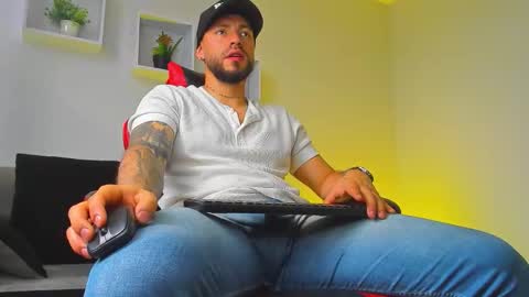 Snapshot of dimitri_master chatting on 5, 10, 2025 Angel Dimitri online show from 5, 10, 2025