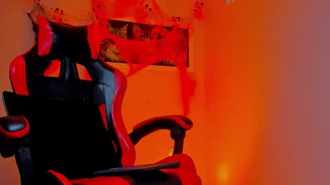 Snapshot of dimitri_master chatting on 19, 10, 2025 Angel Dimitri online show from 19, 10, 2025