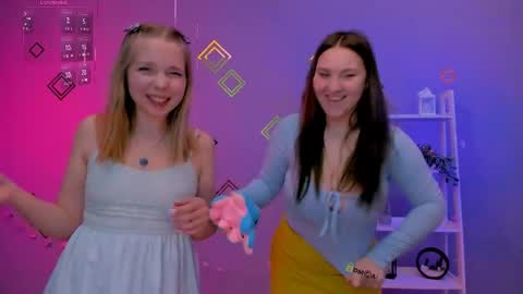 dina_bloom online show from 8, 4, 2026