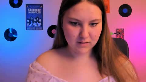 Snapshot of dina_bloom chatting on 6, 5, 2026 dina_bloom online show from 6, 5, 2026