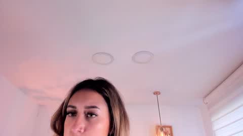 Snapshot of dina_ride chatting on 11, 12, 2024 online show from 11, 12, 2024