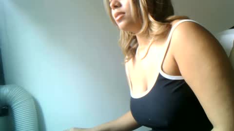diosadeluniverso_ online show from 15, 10, 2025