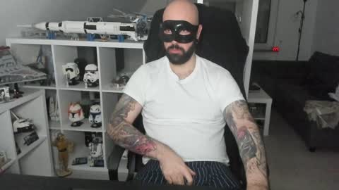 Snapshot of dirtybalws chatting on 15, 12, 2024 Robert online show from 15, 12, 2024