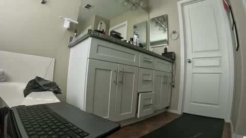 Daisy Love online show from 11, 2, 2025