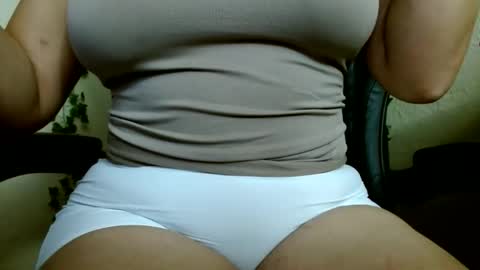 Snapshot of divadirty chatting on 5, 1, 2025 Mari online show from 5, 1, 2025