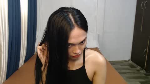 Snapshot of divina_graciaxx chatting on 4, 3, 2025 DIVINA online show from 4, 3, 2025