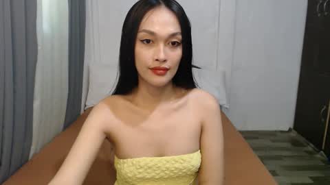 Snapshot of divina_graciaxx chatting on 12, 10, 2025 DIVINA online show from 12, 10, 2025
