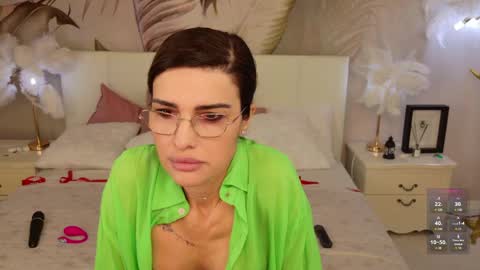 Snapshot of divine_mila chatting on 1, 6, 2026 divine_mila online show from 1, 6, 2026