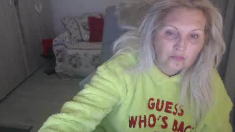 Snapshot of divineblond chatting on 1, 5, 2026 Alexxa online show from 1, 5, 2026