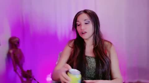 DivineLynn online show from 7, 2, 2025