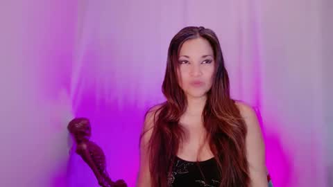 DivineLynn online show from 16, 2, 2025