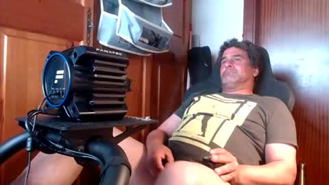 Snapshot of divitimido chatting on 28, 10, 2025 divitimido online show from 28, 10, 2025