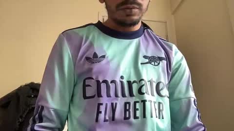 Snapshot of divyesh69 chatting on 28, 4, 2026 IndianLad online show from 28, 4, 2026