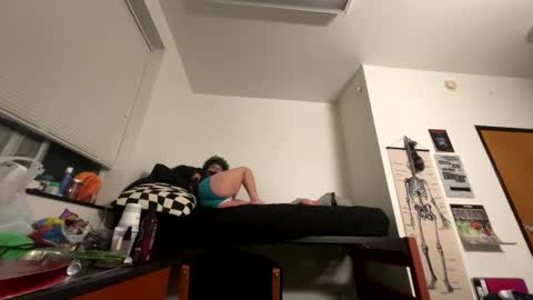 Snapshot of dizzinsweatyy chatting on 24, 2, 2025 dizzinsweatyy online show from 24, 2, 2025