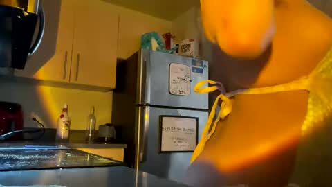 Snapshot of dizzinsweatyy chatting on 5, 3, 2025 dizzinsweatyy online show from 5, 3, 2025