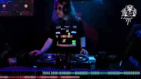 Snapshot of dj_capitain_claw chatting on 22, 2, 2025 Adrian Arturo online show from 22, 2, 2025