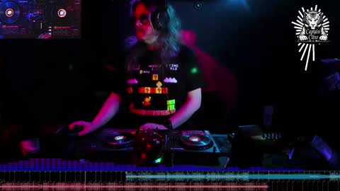 Snapshot of dj_capitain_claw chatting on 23, 2, 2025 Adrian Arturo online show from 23, 2, 2025