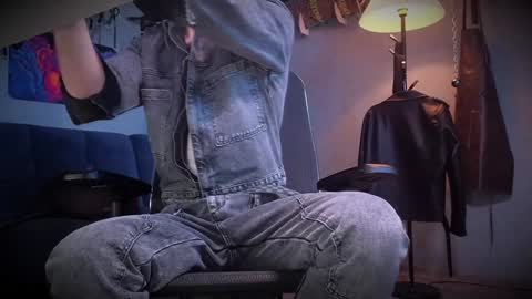 Snapshot of dl_raven chatting on 6, 1, 2025 Silverhand online show from 6, 1, 2025