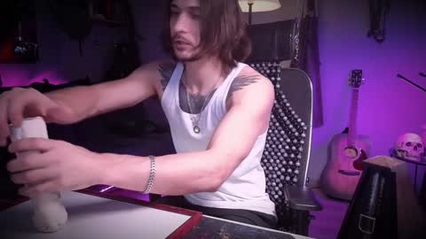 Snapshot of dl_raven chatting on 13, 1, 2025 Silverhand online show from 13, 1, 2025