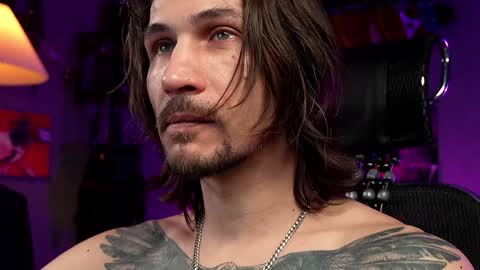 Snapshot of dl_raven chatting on 2, 2, 2025 Silverhand online show from 2, 2, 2025