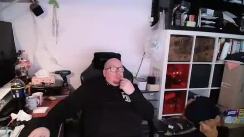 dobermann0002 online show from 3, 12, 2025