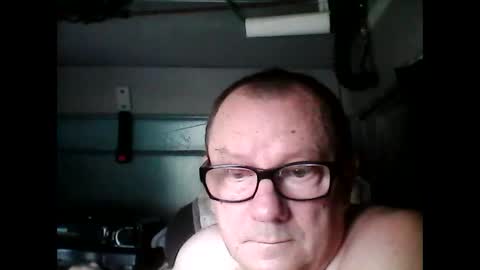 Snapshot of dobrybogdan chatting on 9, 11, 2025 dobrybogdan online show from 9, 11, 2025
