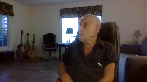 Snapshot of dogluc7 chatting on 3, 12, 2024 dogluc7 online show from 3, 12, 2024