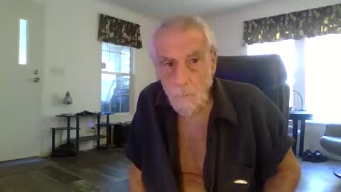 Snapshot of dogluc7 chatting on 5, 12, 2024 dogluc7 online show from 5, 12, 2024