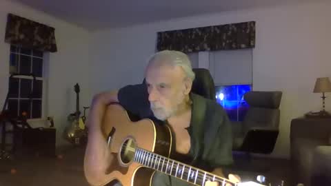 Snapshot of dogluc7 chatting on 3, 3, 2025 dogluc7 online show from 3, 3, 2025