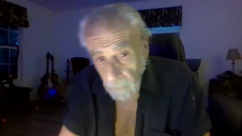 Snapshot of dogluc7 chatting on 4, 3, 2025 dogluc7 online show from 4, 3, 2025