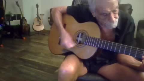 Snapshot of dogluc7 chatting on 30, 10, 2025 dogluc7 online show from 30, 10, 2025