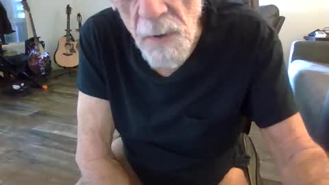 Snapshot of dogluc7 chatting on 27, 11, 2025 dogluc7 online show from 27, 11, 2025