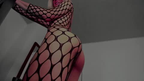 Ludika Santiago online show from 9, 2, 2025