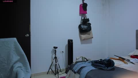 Snapshot of doll_andrea_ chatting on 16, 5, 2026 ANDREA online show from 16, 5, 2026