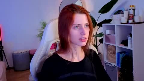 Your doll Lesli online show from 4, 12, 2025