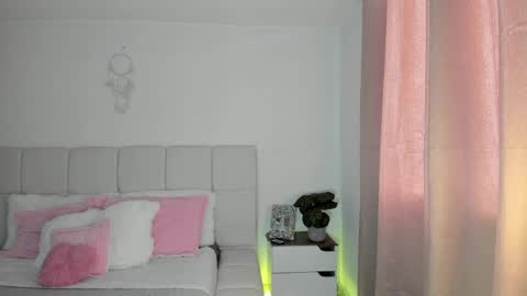 doll_oriana online show from 31, 3, 2026