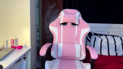 Doll online show from 25, 2, 2026