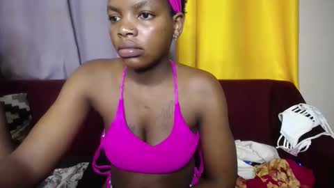 Bella online show from 4, 12, 2025