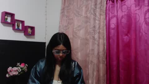 Snapshot of dolly_ran_ chatting on 7, 10, 2025 Loli online show from 7, 10, 2025