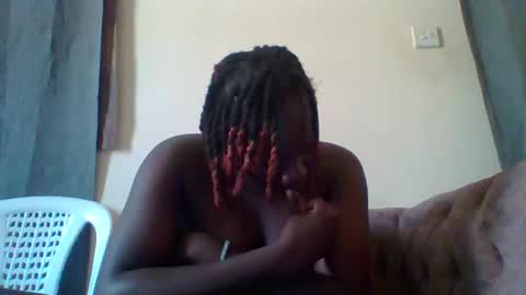 Snapshot of dollyvee chatting on 11, 11, 2025 dollyvee online show from 11, 11, 2025