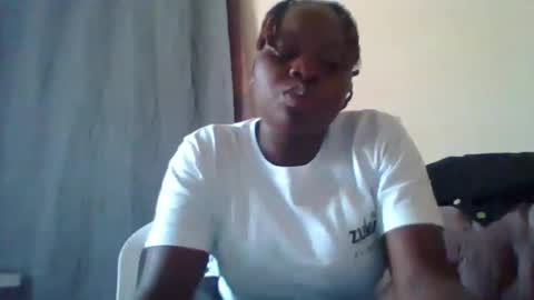 Snapshot of dollyvee chatting on 1, 12, 2025 dollyvee online show from 1, 12, 2025