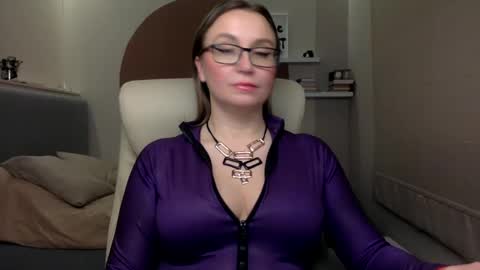 DOM MUMMY online show from 26, 1, 2025