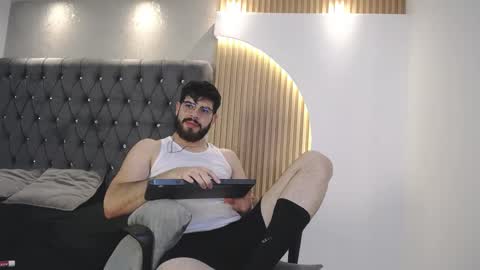 Snapshot of domboy_ chatting on 8, 5, 2026 domboy online show from 8, 5, 2026