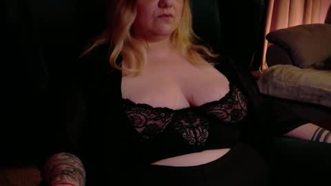 Snapshot of dominasadique chatting on 19, 5, 2026 SADE online show from 19, 5, 2026