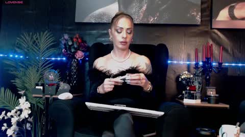 Snapshot of dominatrixeve chatting on 4, 1, 2025 Dominatrix Eve online show from 4, 1, 2025