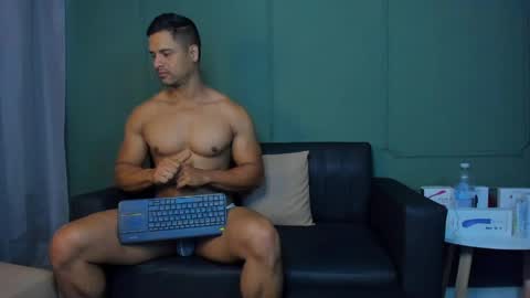 Snapshot of dominc_berry chatting on 12, 5, 2026 Dominc berry online show from 12, 5, 2026